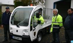  Maniable et facile  conduire, ce vhicule va faciliter la tche du service des espaces verts.